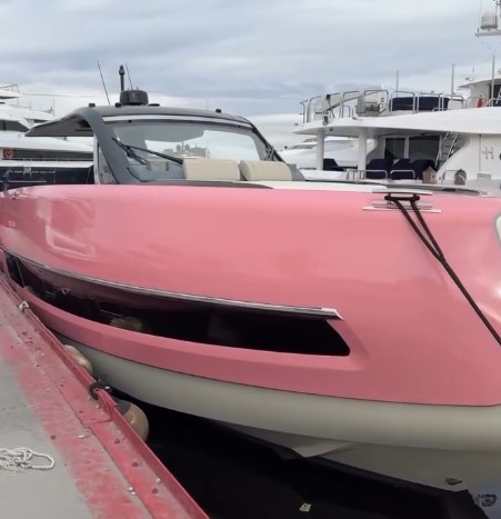 Custom Boat Wraps in Miami